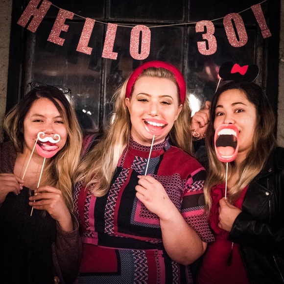 Meet your Posher, Meghan - Picture 6 of 8